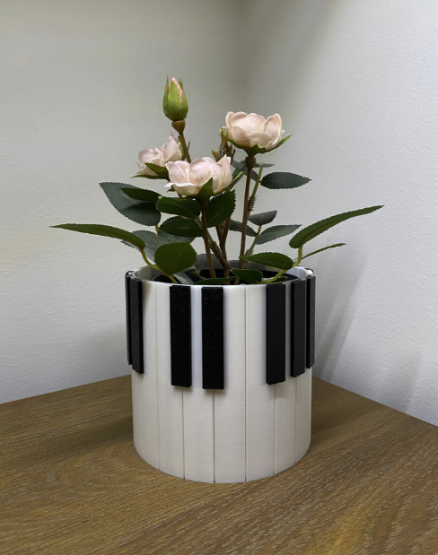 Piano-Inspired Pen & Plant Pot - Image 3