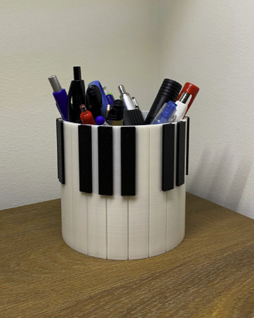 Piano-Inspired Pen & Plant Pot - Image 2